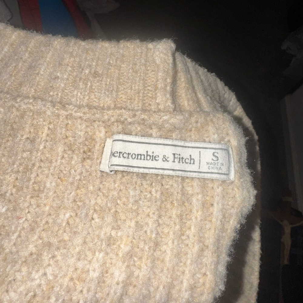 Abercrombie & Fitch Cream Button-Up Sweater - Picture 6 of 6